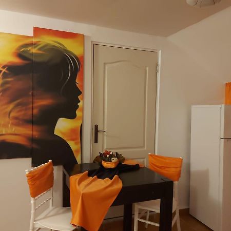 Legend Room Pucioasa Eksteriør bilde
